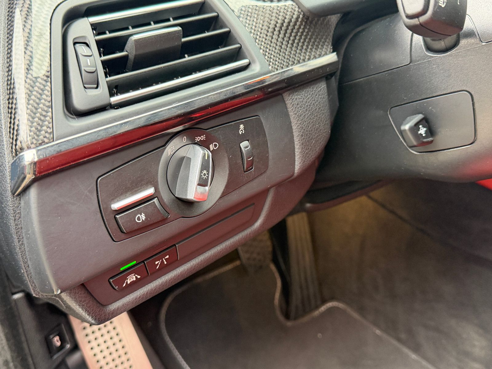 Fahrzeugabbildung BMW M6 Gran Coupe/CARBON/EXCLUSIVE/BLACK&RED/