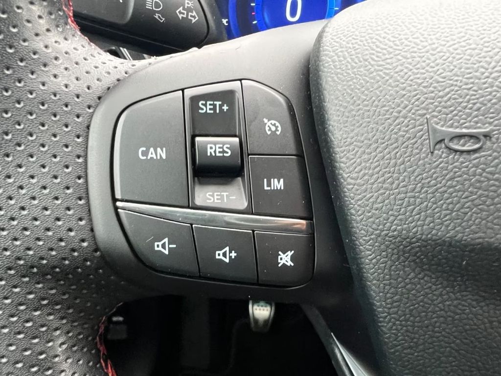 FORD Puma 1.0 EcoBoost Mild Hybrid NAVI,SHG,LH,FSH FORD Puma 1.0 EcoBoost Mild Hybrid NAVI,SHG,LH,FSH