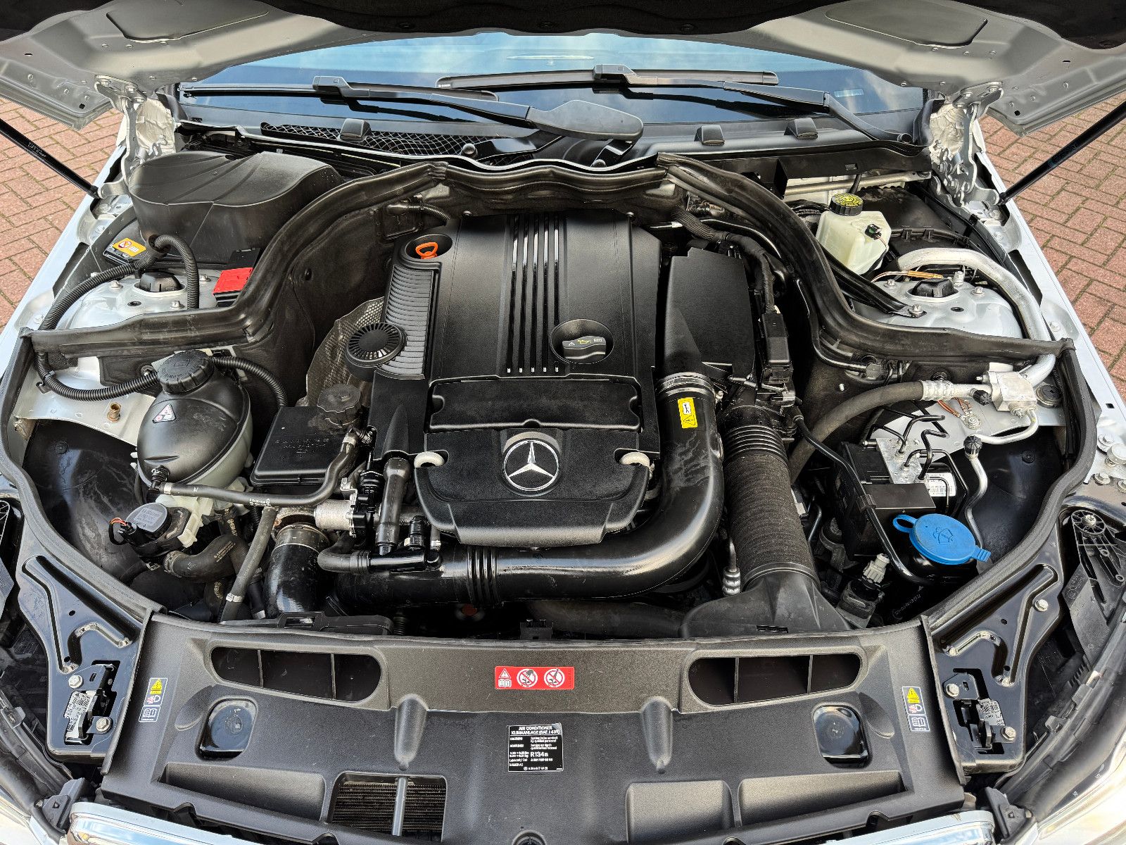 Fahrzeugabbildung Mercedes-Benz C 200 BE 7GT ELEGANCE NAVI ILS AHK SPORT 18 ALU