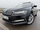 Skoda Superb 1.4 TSI iV*DSG*VIRTUA*PANO*MATRIX*AHK*VOL - Skoda Superb mit Benzin-Antrieb: Kombi, 1.4