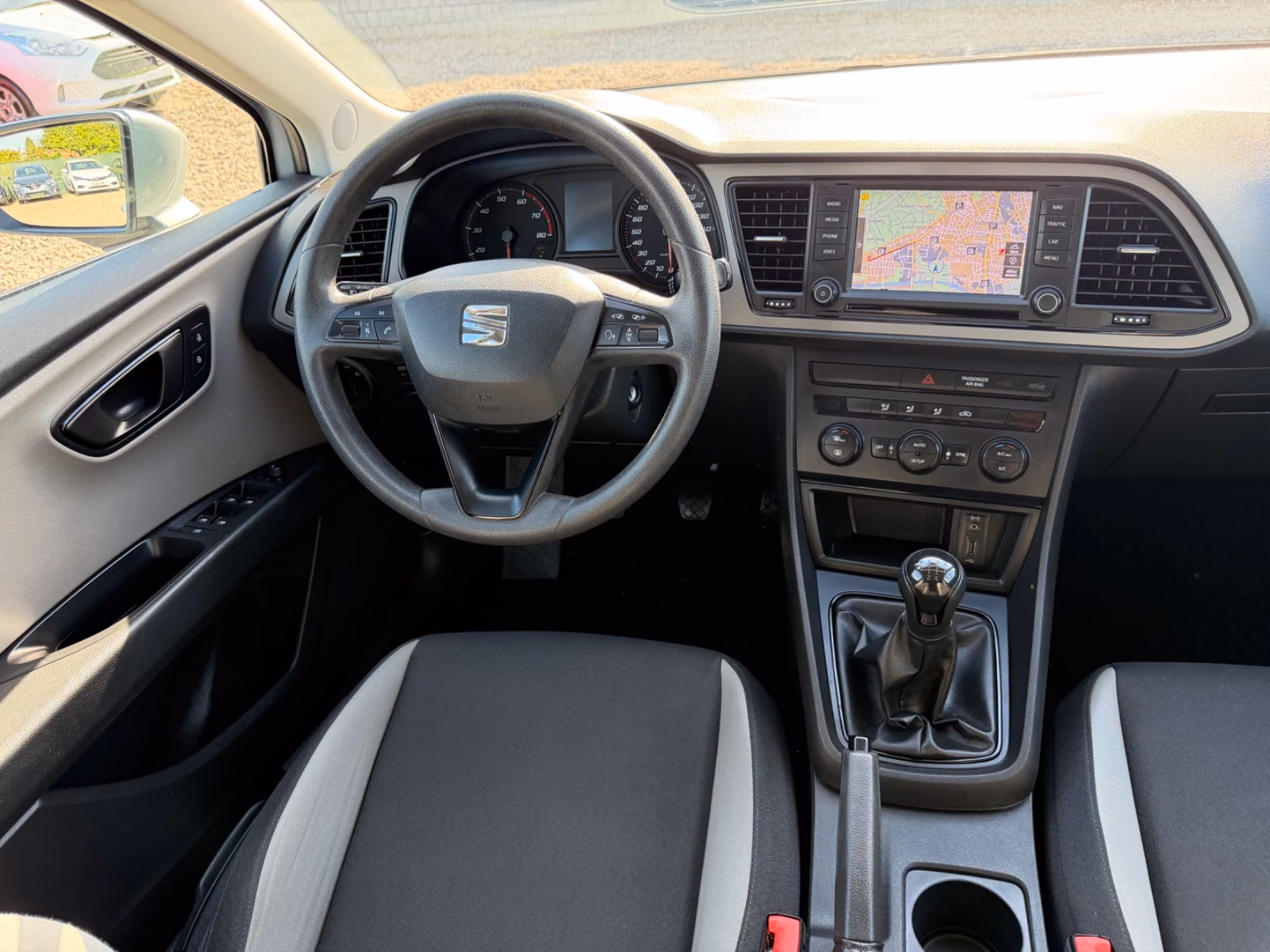 Seat Leon ST Reference Sportsitze Sport Lenkrad