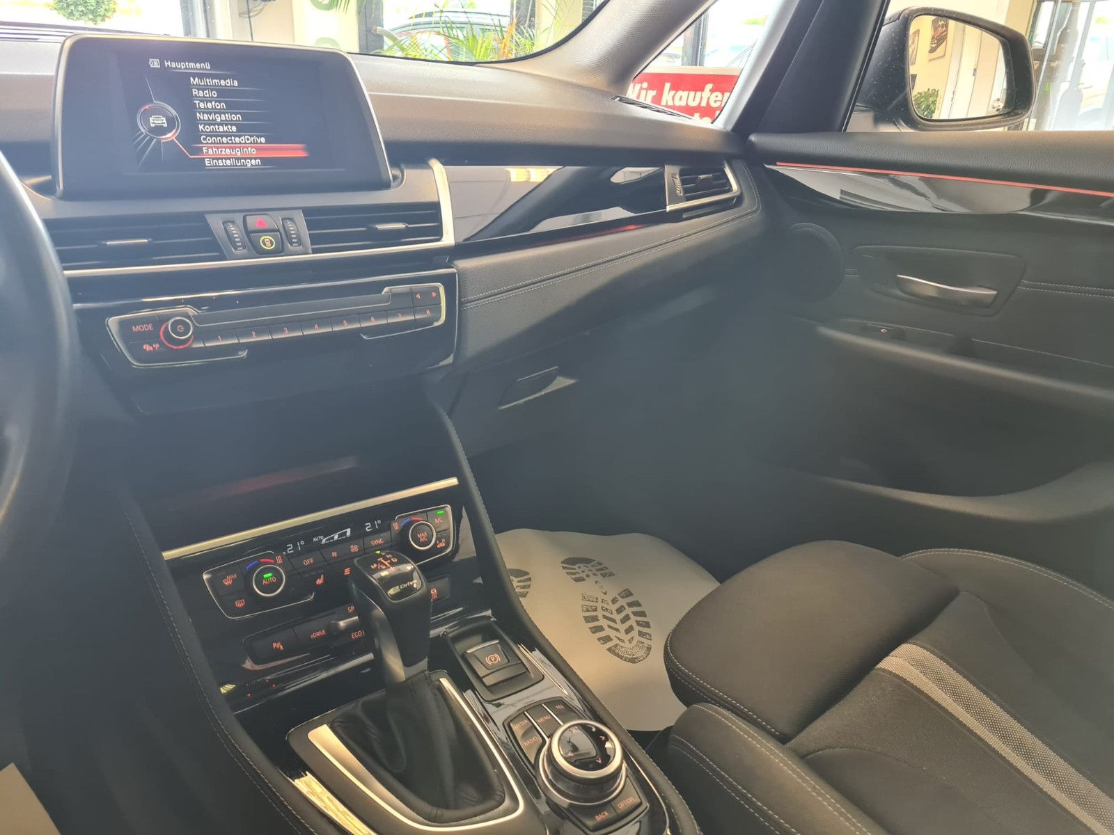 Fahrzeugabbildung BMW 225 Active Tourer 225xe/NAVI/ca. 30€ Steuer/Jahr