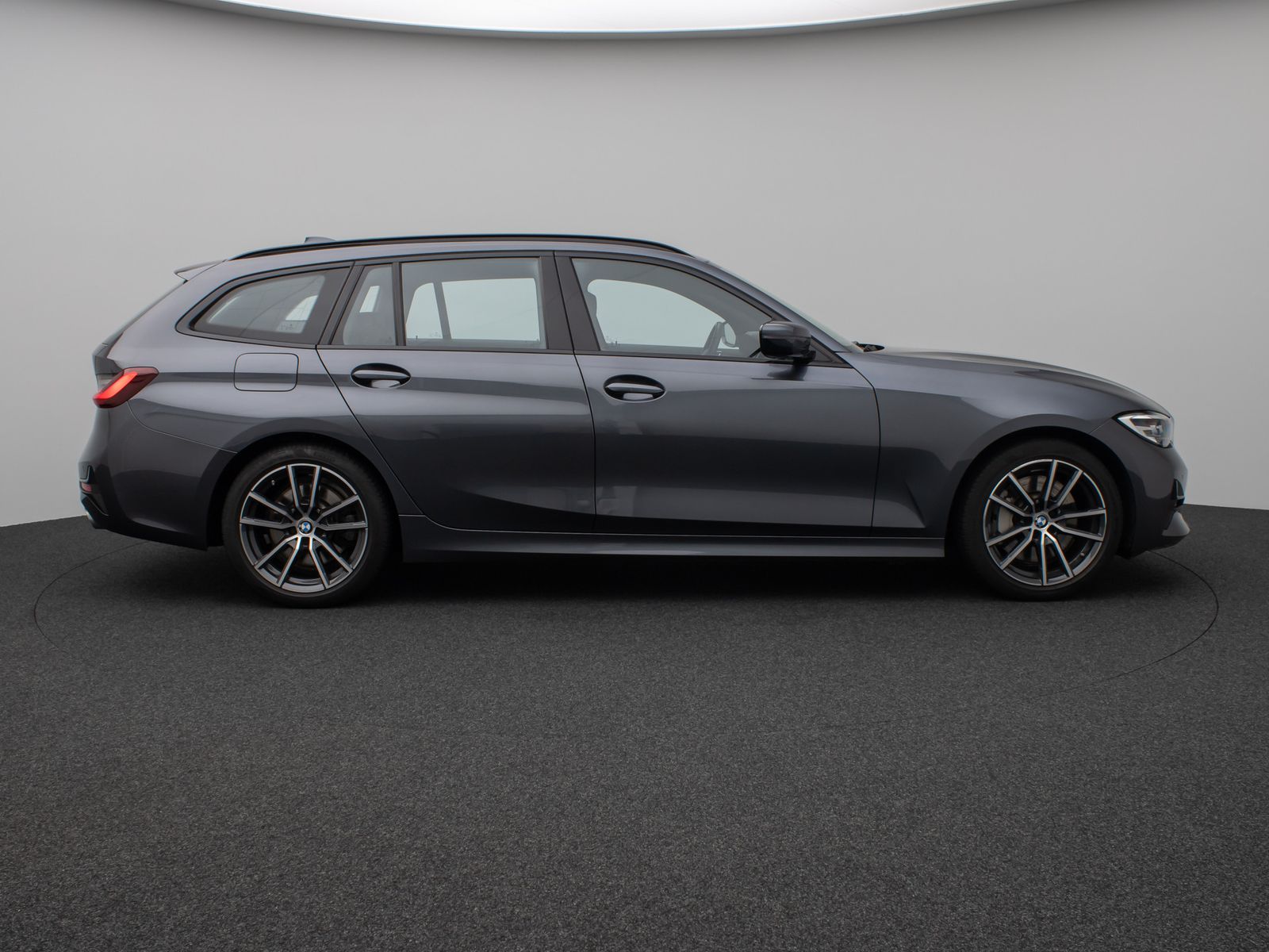 Fahrzeugabbildung BMW 330i xD SportLine DAB HiFi PDC Alarm LED M Sport