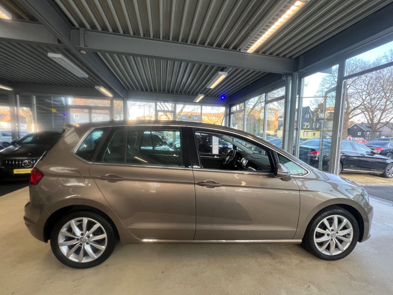 Fahrzeugabbildung Volkswagen Golf Sportsvan 1.4 TSI DSG Highline