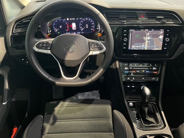 Fahrzeugabbildung Volkswagen Touran 1.5 TSI DSG HIGHLINE IQ.DRIVE LED R-LINE