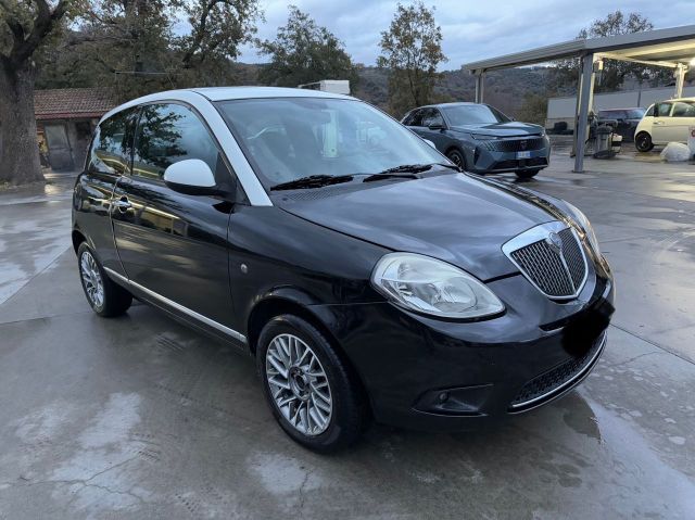 Lancia Ypsilon 1.3 MJT 75 CV Neopatentati