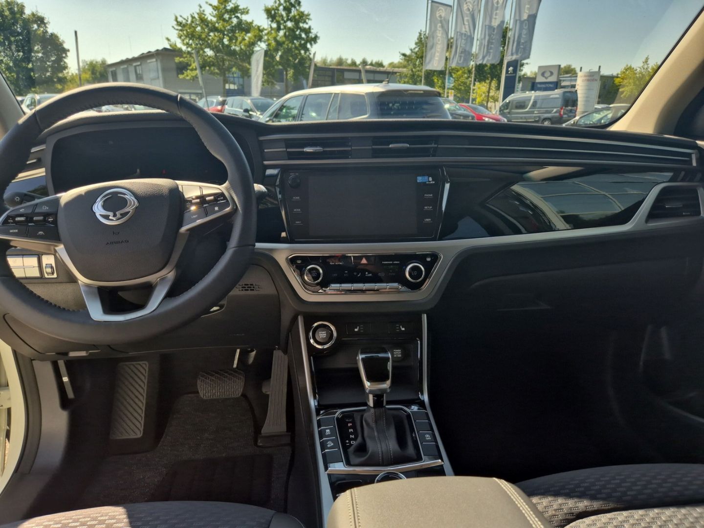 Fahrzeugabbildung KGM Korando 1.5 HUD Navi LED ACC CarPlay SHZ.