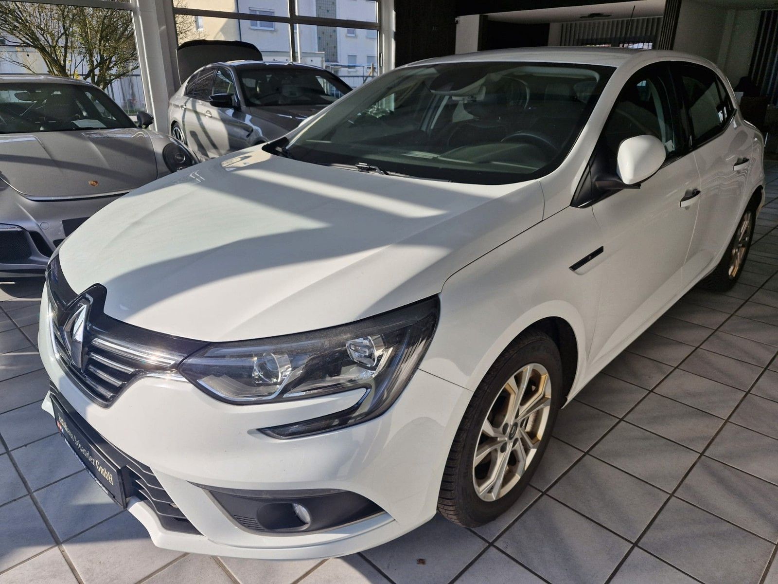 Gebrauchtwagen Renault Megane Megane IV Lim Intens*Sport*Teilleder*Navi*LED* in Deggendorf