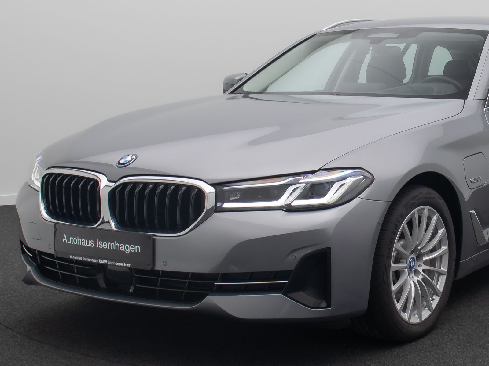 Fahrzeugabbildung BMW 530e xD  Kamera Laser HUD DAB H/K Komfort Alarm