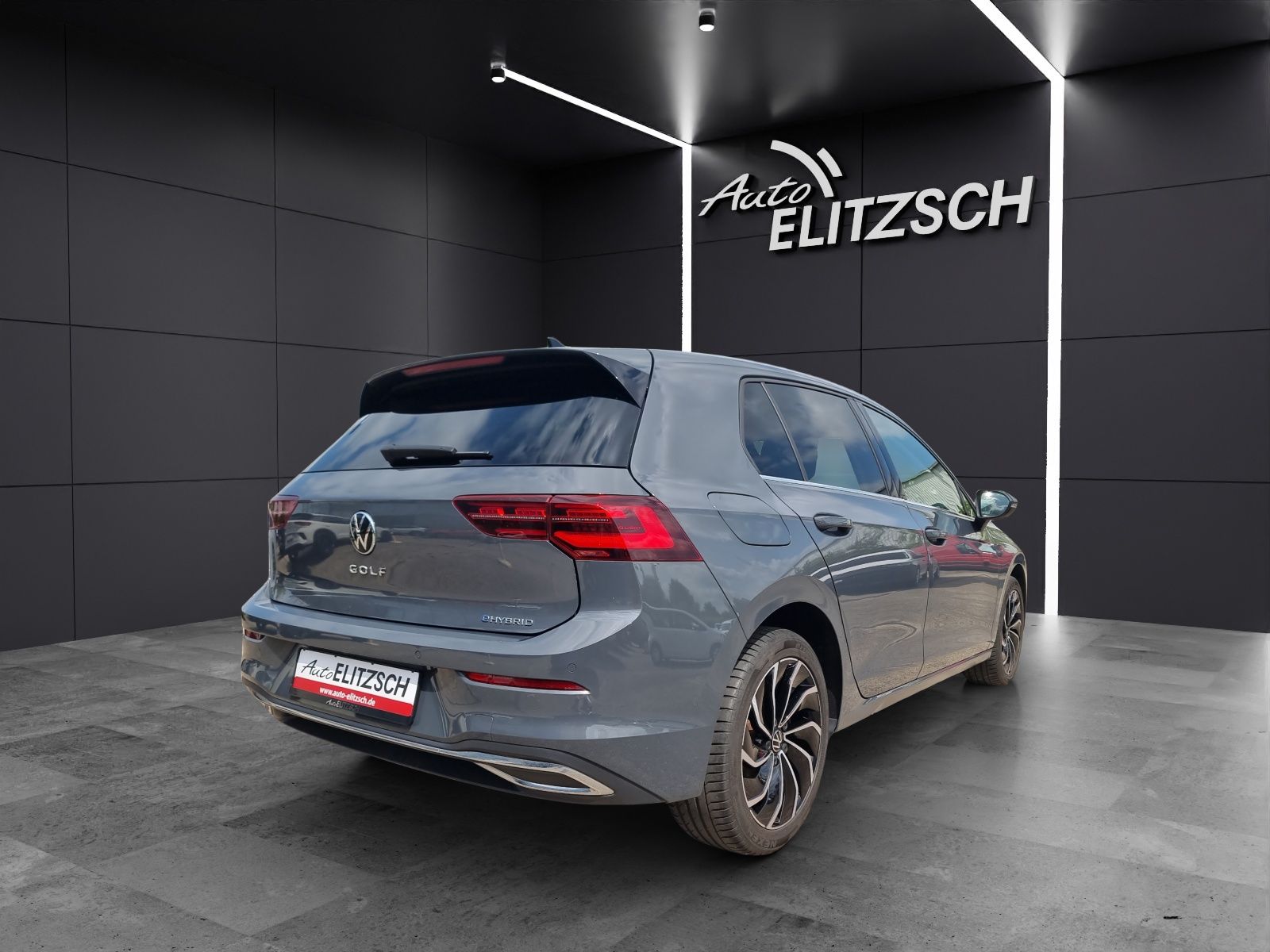 Fahrzeugabbildung Volkswagen Golf VIII Lim. Style eHybrid DSG IQ.Light ACC AH