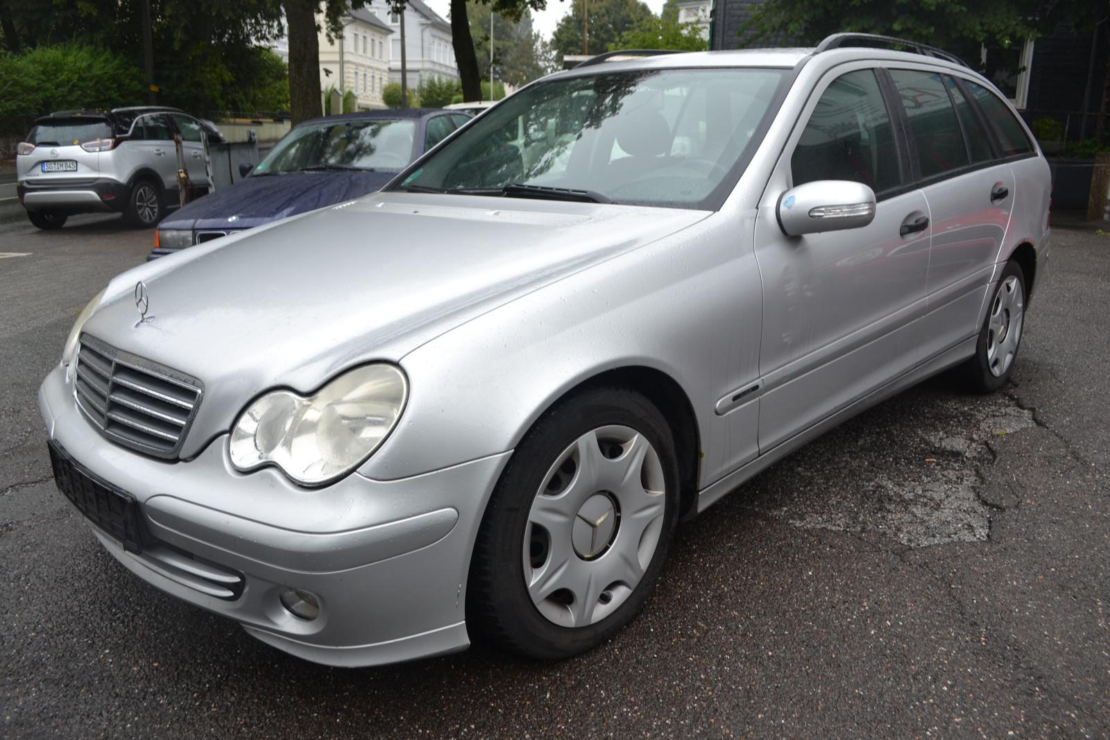 Mercedes-Benz C180 2004 — photo 12