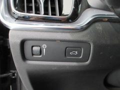 Fahrzeugabbildung Volvo V60 Kombi T4 Momentum Pro NAVI/LED/AHK/PDC+CAM