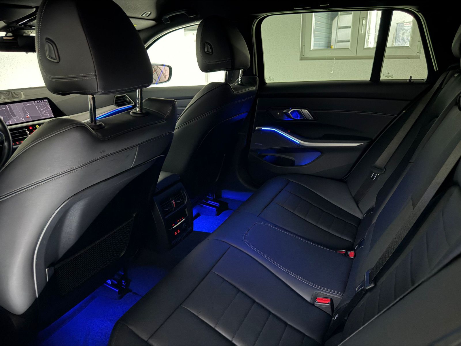 Fahrzeugabbildung BMW 320 d xDrive M SPORT/LED/HuD/H&K/AHK/ACC/VIRCO
