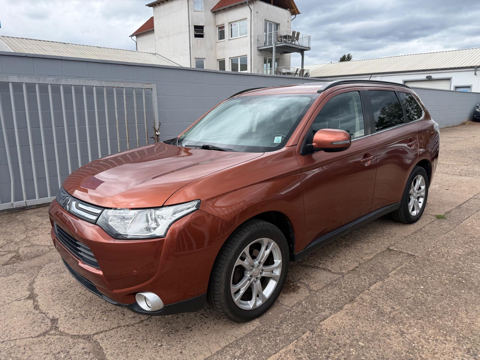 Mitsubishi Outlander 2.2* 4WD* 7 Sitzer*Euro5*Leder*Kamera*