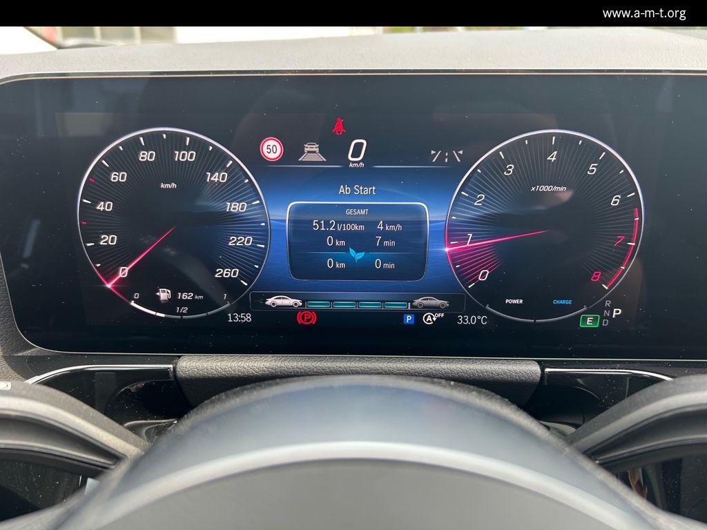 MERCEDES-BENZ GLA 200