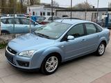 Ford Focus Lim. Ghia * Zahnriemen Neu * TÜV NEU