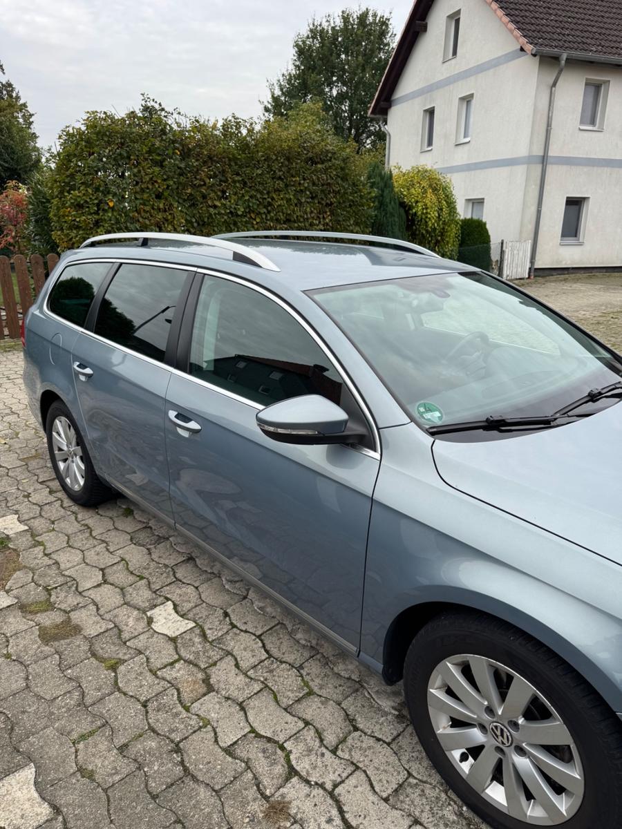 Volkswagen Passat 2011 — engine 1.968 cm³, 140 HP (103kW)