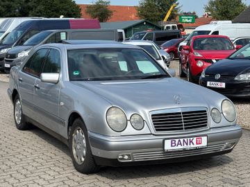 Mercedes E 230 - 1