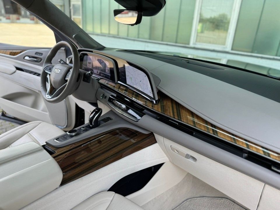 Fahrzeugabbildung Cadillac Escalade ESV Sport Platinum VOLL uff 1 Hd.