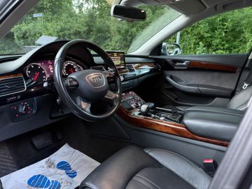 Audi A8 - 6