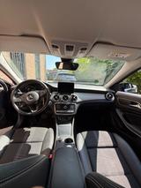Mercedes-Benz GLA 220 d 4MATIC DCT  - Mercedes-Benz GLA-Class in Köln
