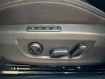 MYAUTOCENTER – Gebraucht- und Jahreswagen mit Werkstattservice in Pfaffenhofen Skoda Superb Combi Style *Bi Xenon*Klima*ACC*