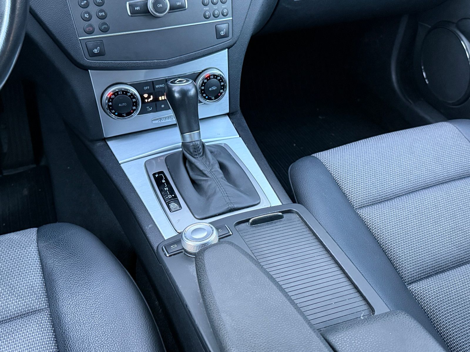 Fahrzeugabbildung Mercedes-Benz C 200 T CGI BlueEff Avantgarde Aut AHK GRA SHZ