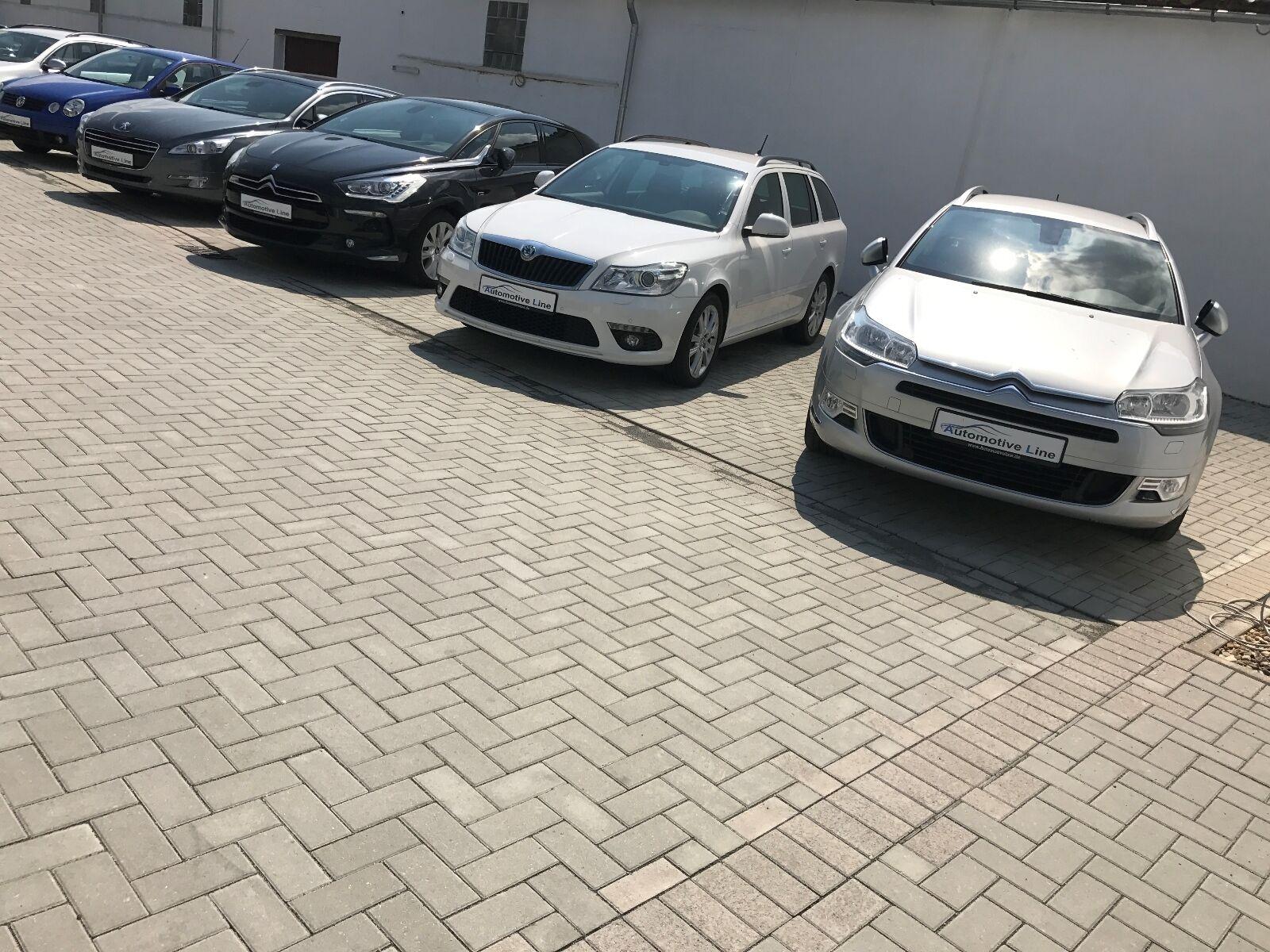 showroom-image-top