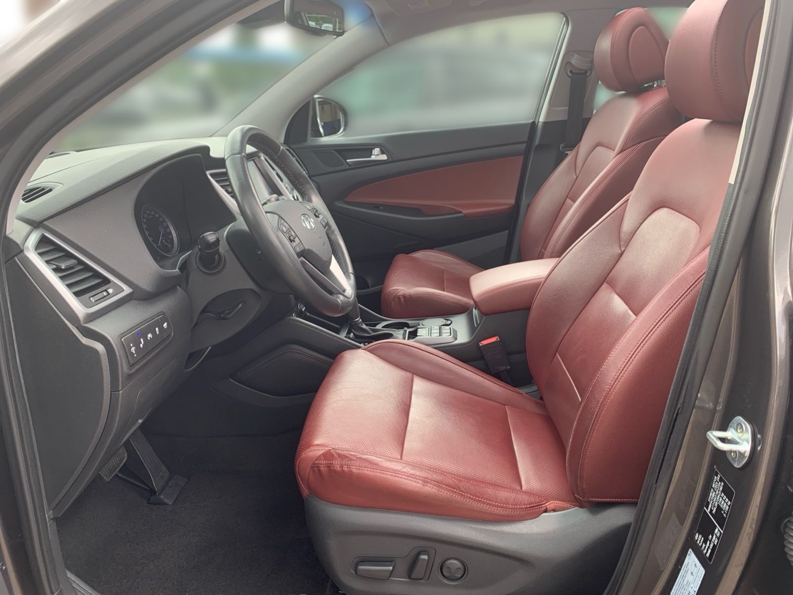 Fahrzeugabbildung Hyundai TUCSON 1.6 Turbo 7-DCT Premium 4WD Leder Pan.Dac