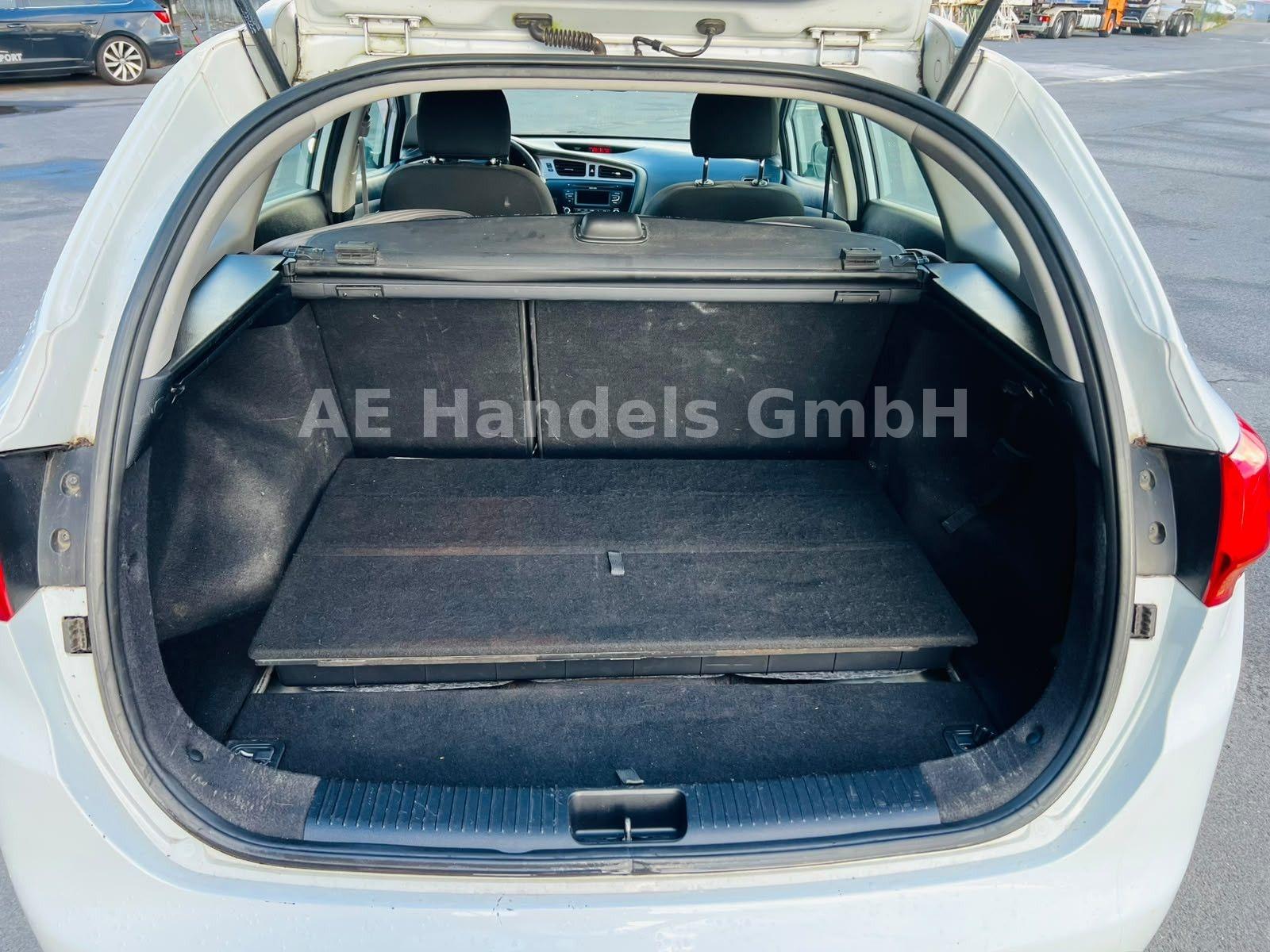Kia cee'd 2014 — photo 6