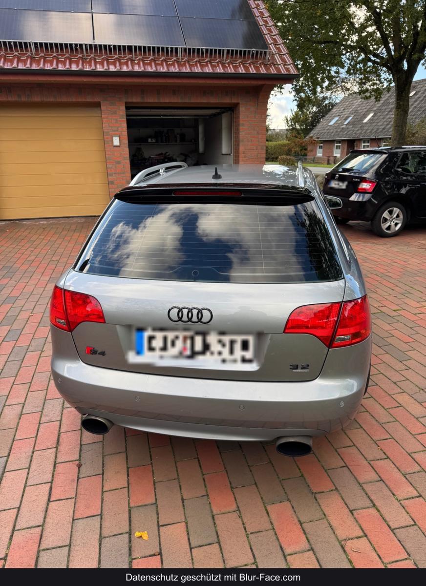 Audi Quattro 2005 — rear view