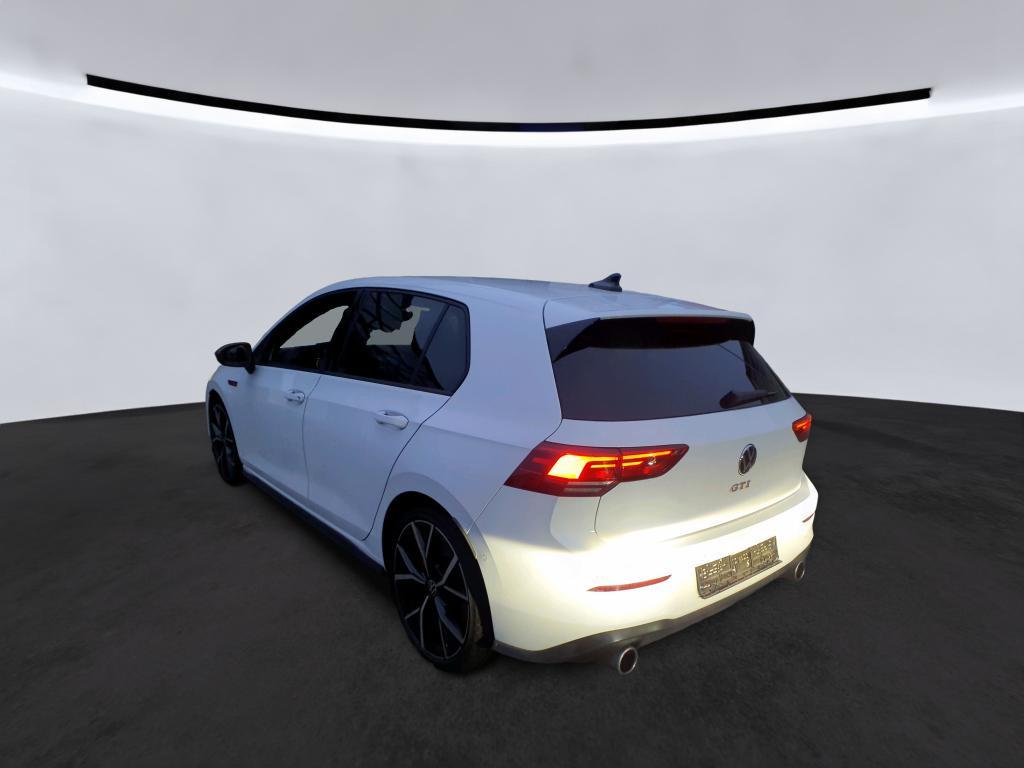 Volkswagen Golf VIII Lim. GTI 2.0TSI DSG/SOUND/CAM/ACC/19"