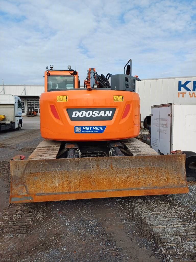 Fahrzeugabbildung Doosan DX 235 LCR-5 Verstellausleger