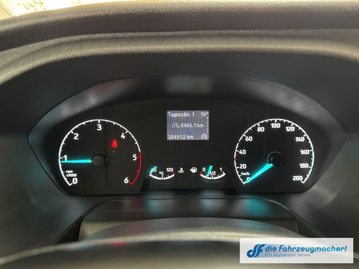 Fahrzeugabbildung Ford Transit Custom 320 L2 Trend Dyn. Kurvenlicht DAB