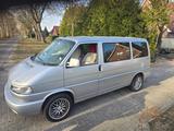 Volkswagen T4 Multivan - silberne Volkswagen T4 Multivan