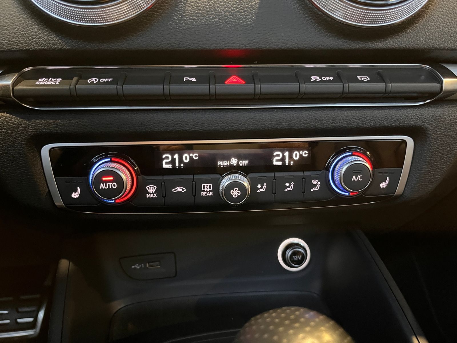 Fahrzeugabbildung Audi A3 Cabriolet 35 TFSI S line sport MATRIX LED NAV