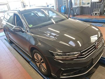 Volkswagen Passat Variant - 2
