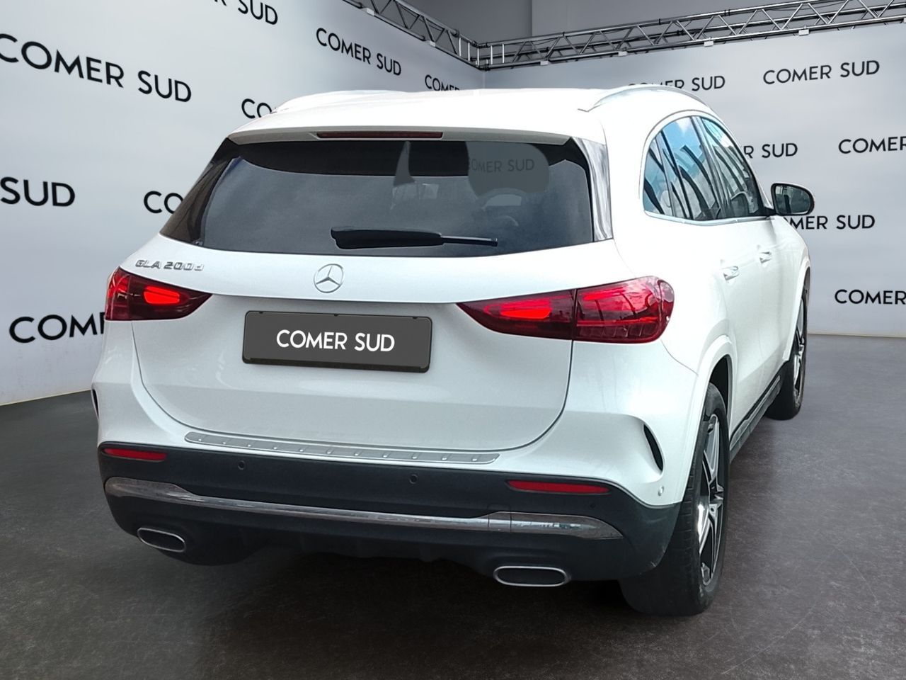 Mercedes-Benz GLA-H247 2023 - GLA 200 d AMG Line imagem 3