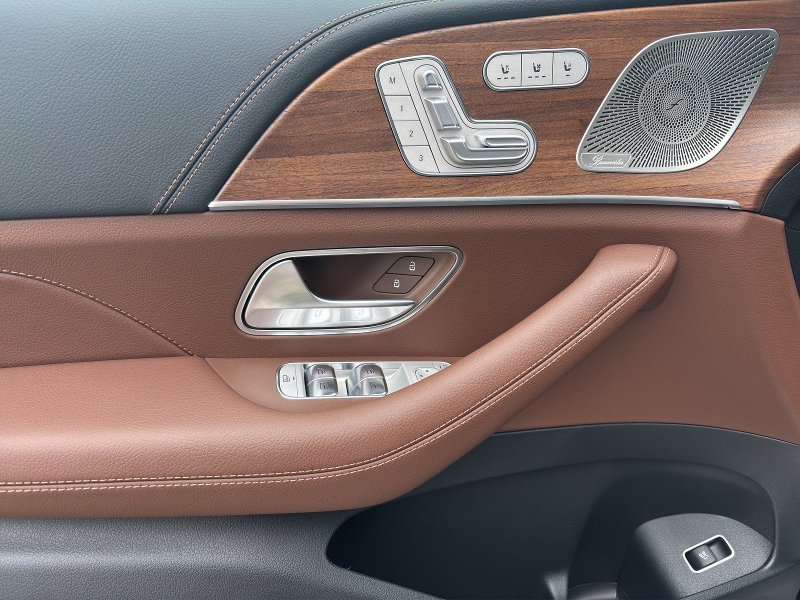 Fahrzeugabbildung Mercedes-Benz GLE 350 de 4M AMG AIRMATIC HEAD-UP PANO AHK 360°