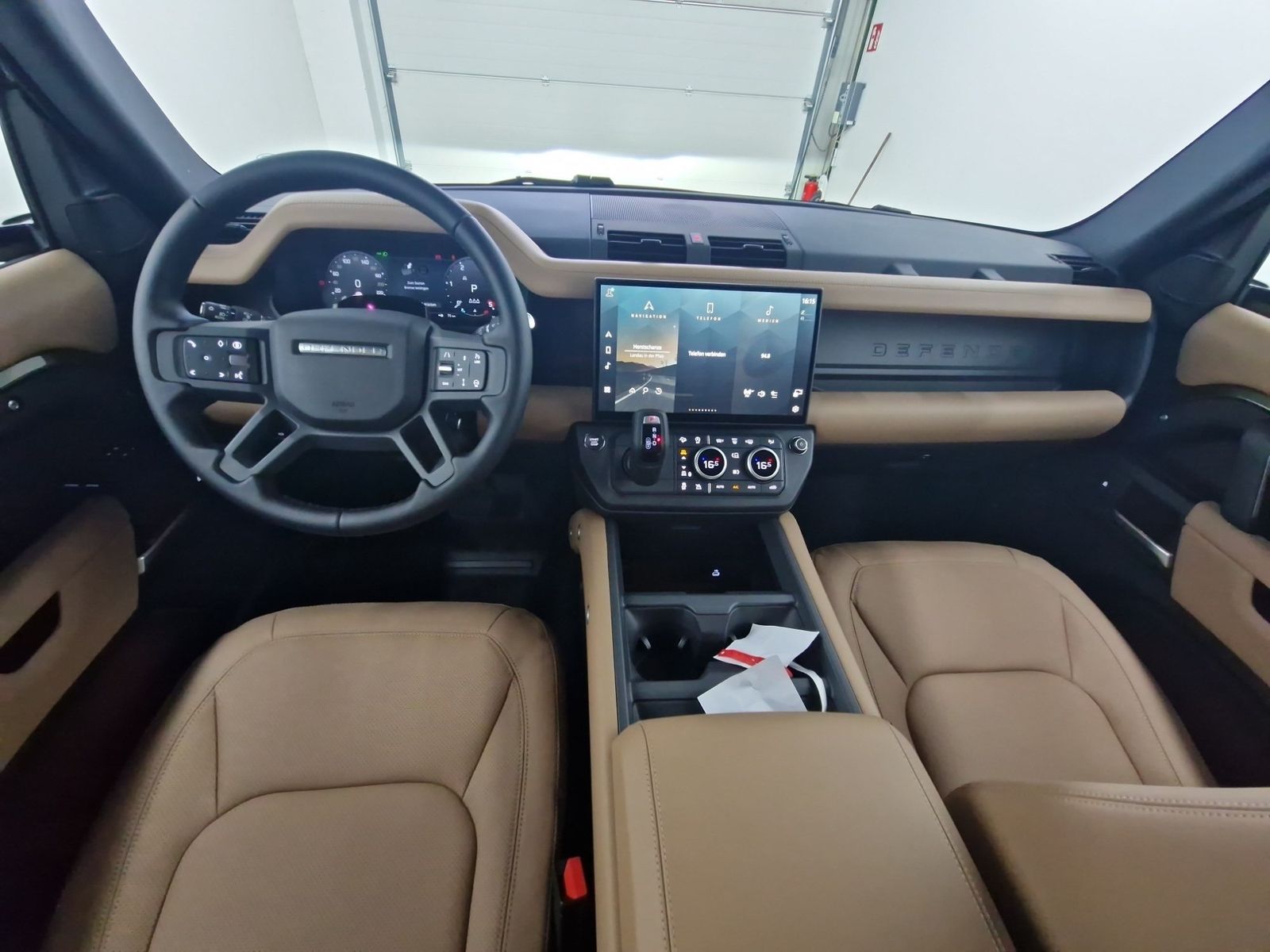 LAND ROVER Defender 90 D350 X-Dynamic SE AHK Matrix 22-Zoll – Bild 12