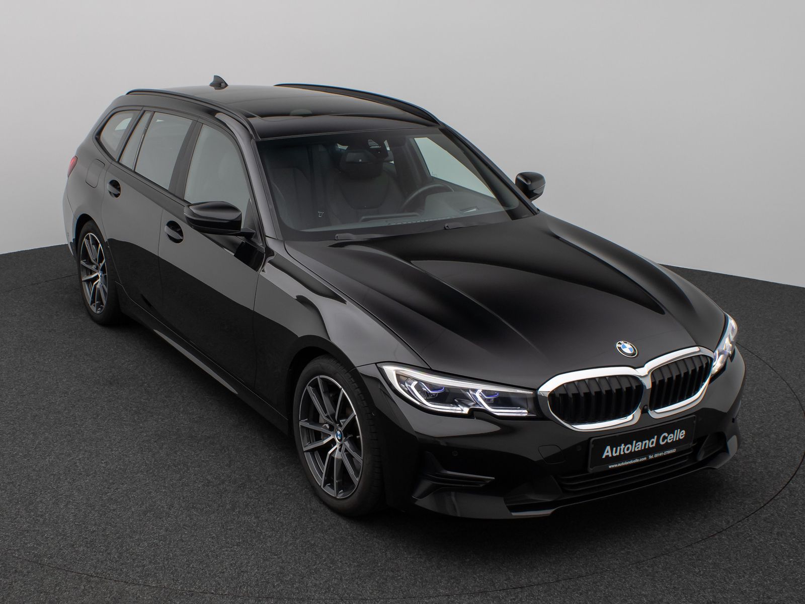 Fahrzeugabbildung BMW 330i Panorama Laser 360°HUD HiFi Komfort Sport