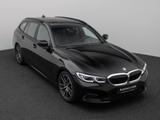 BMW 330i Panorama Laser 360°HUD HiFi Komfort Sport - mit Benzin-Antrieb: Schiebedach, Kombi