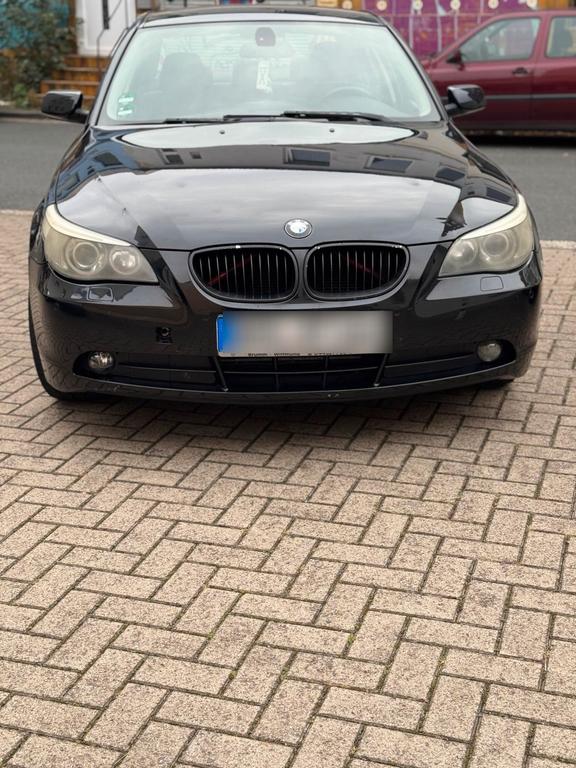 BMW 523