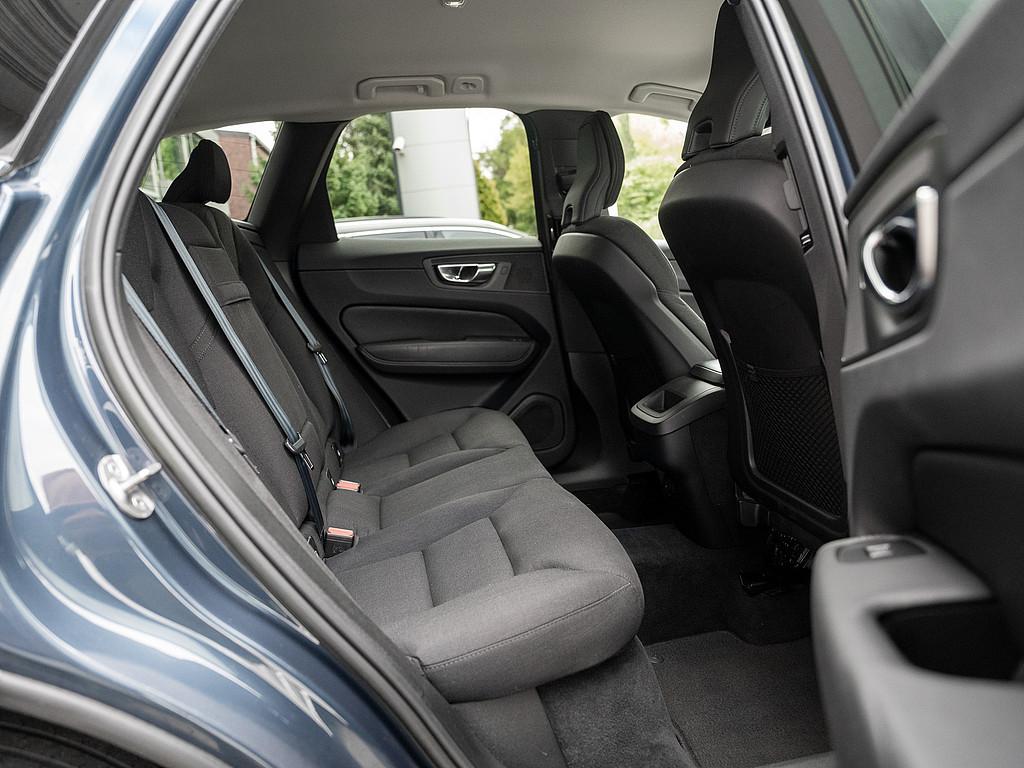Volvo XC60 B4 Momentum Pro LED SCHEINWERFER ACC KAMERA