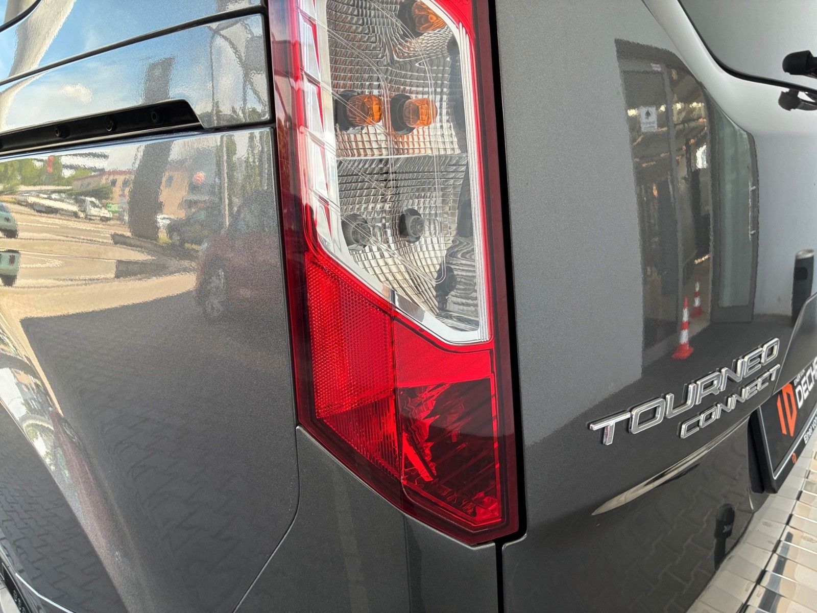 Fahrzeugabbildung Ford Grand Tourneo Connect Titanium 120PS AHK/7Sitze!