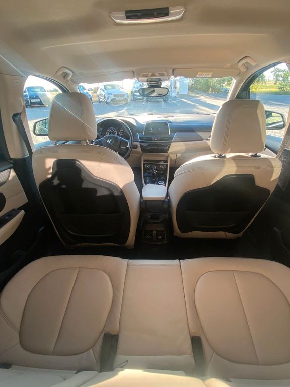 BMW 220 i AT/LUXURY/AHK/SPORTSITZE/RFK/LED/LHZ, Bild 16