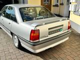 Opel Omega A 3000 24V - Opel Omega mit Benzin-Antrieb
