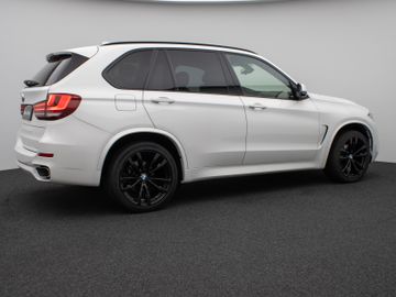 Fahrzeugabbildung BMW X5 xDr 30d M Sport Pano HUD H/K AHK Comfort 20'