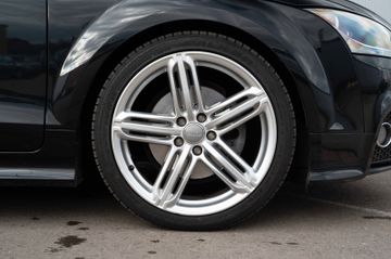 Fahrzeugabbildung Audi TT COUPE 1.8 TFSI S-TRONIC S LINE 19" LEDER