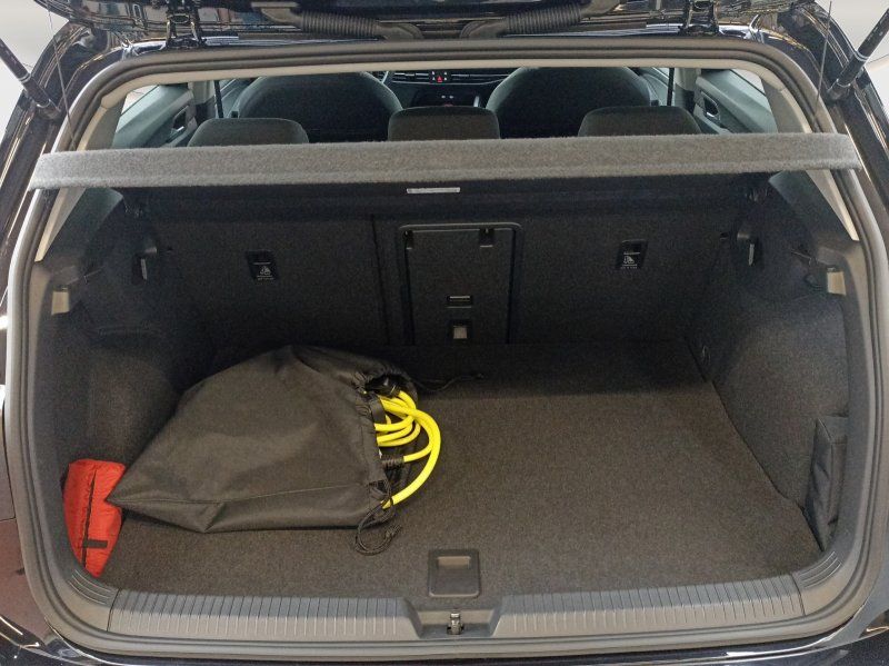 Fahrzeugabbildung Volkswagen Golf VIII 1.4 eHybrid DSG Style ASSIST.+NAVI+MAT